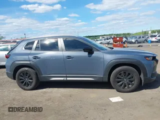 2024 Mazda CX-50 S Premium z VIN 7MMVABDM7RN160582, wystawiony jako IAAI lot #42312189 z przebiegiem 43 210 mil mil oraz . Historia ofert i sprzedaży dostępna na DreamBid. Obrazek 13.