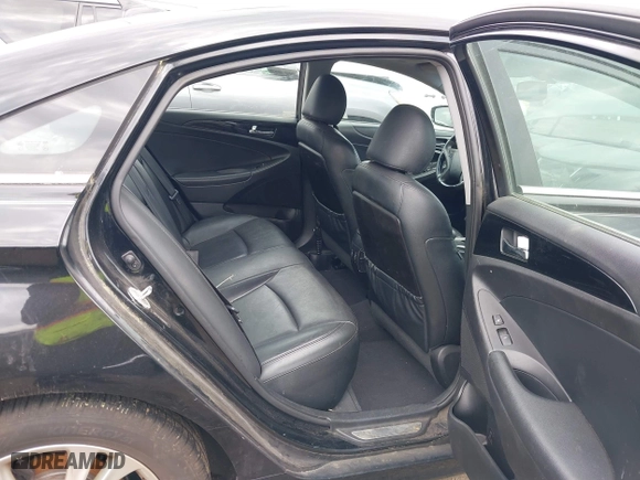2013 Hyundai Sonata SE with VIN 5NPEC4ACXDH696923, listed as a IAAI auction lot 42088099 with 205,068 mi miles. Bid and sale history available at carsss.com. Image 8.
