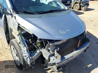 2018 Honda Fit LX with VIN 3HGGK5H43JM735424, listed as a IAAI auction lot 41381399 with 105,044 mi miles. Bid and sale history available at carsss.com. Image 6.