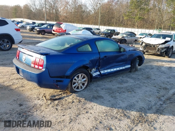 2008 Ford Mustang Deluxe z VIN 1ZVHT80N085129002, wystawiony jako IAAI lot #41796077 z przebiegiem 148 589 mil mil oraz . Historia ofert i sprzedaży dostępna na DreamBid. Obrazek 4.