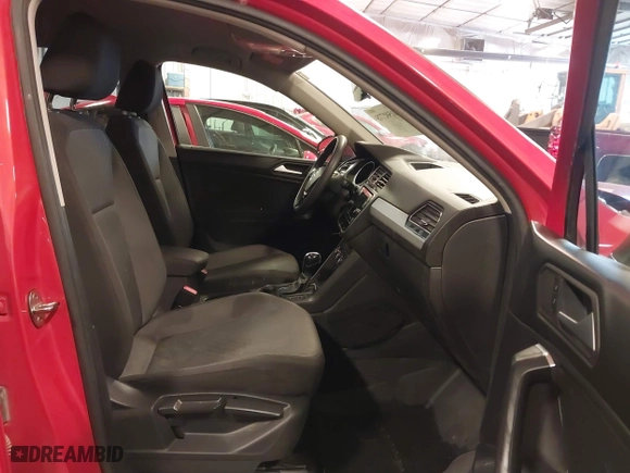 2019 Volkswagen Tiguan S with VIN 3VV0B7AX3KM075498, listed as a IAAI auction lot 41501778 with 143,262 mi miles. Bid and sale history available at carsss.com. Image 5.
