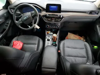 2020 Ford Escape Titanium z VIN 1FMCU9J91LUA73891, wystawiony jako Copart lot #89178475 z przebiegiem 35 579 mil mil oraz Szkoda całkowita • Salvage title. Historia ofert i sprzedaży dostępna na DreamBid. Obrazek 8.