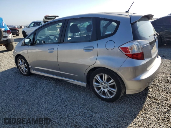 2009 Honda Fit Sport z VIN JHMGE88639S006463, wystawiony jako Copart lot #58559205 z przebiegiem 212 609 mil mil oraz Czysty tytuł • Clean title. Historia ofert i sprzedaży dostępna na DreamBid. Obrazek 2.