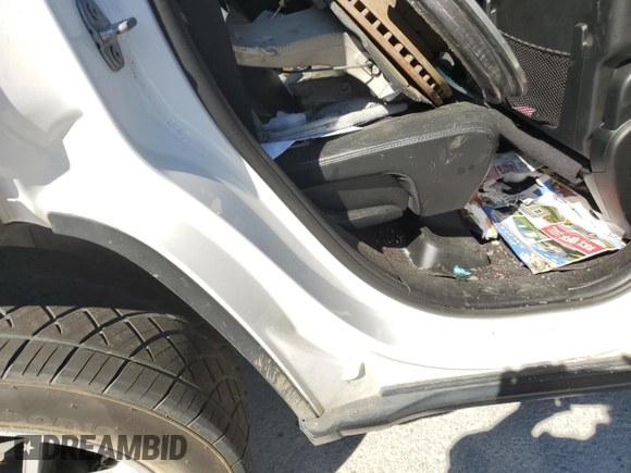 2019 Jeep Grand Cherokee Laredo E z VIN 1C4RJEAG8KC556538, wystawiony jako Copart lot #50733865 z przebiegiem Nie podano mil oraz Nie do naprawy • Non repairable. Historia ofert i sprzedaży dostępna na DreamBid. Obrazek 12.