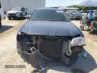 2016 Chrysler 300 Anniversary Edition z VIN 2C3CCAAG5GH269885, wystawiony jako Copart lot #58233085 z przebiegiem 108 570 mil mil oraz Szkoda całkowita • Salvage title. Historia ofert i sprzedaży dostępna na DreamBid. Obrazek 5.
