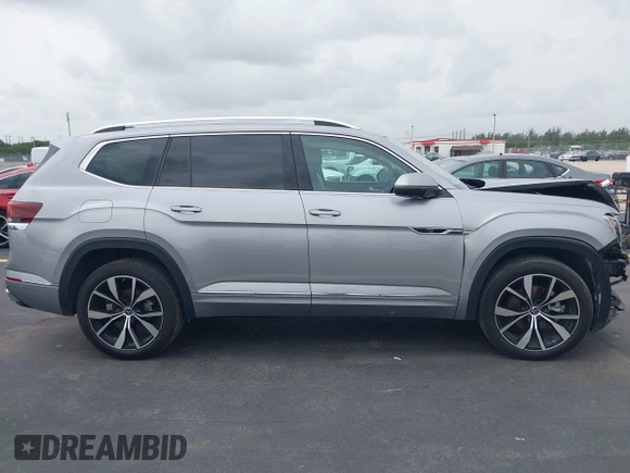 2024 Volkswagen Atlas SEL Premium R-Line with VIN 1V2FR2CA7RC595004, listed as a IAAI auction lot 42425330 with 16,171 mi miles and . Bid and sale history available at DreamBid. Image 14.