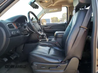 2009 Chevrolet Suburban LT w/2LT with VIN 1GNFK26359J119663, listed as a Copart auction lot 73777444 with 180,851 mi miles and Salvage Title. Bid and sale history available at carsss.com. Image 7.