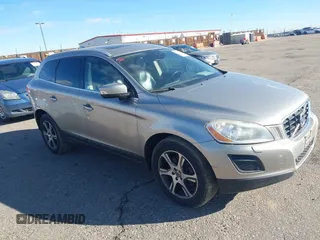 2012 Volvo XC60 3.0L with VIN YV4902DZ8C2302167, listed as a IAAI auction lot 41219501 with 121,528 mi miles. Bid and sale history available at carsss.com. Image 1.