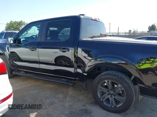 2023 Ford F-150 XL z VIN 1FTEW1C80PKD24124, wystawiony jako IAAI lot #42356966 z przebiegiem 52 104 mil mil oraz . Historia ofert i sprzedaży dostępna na DreamBid. Obrazek 14.