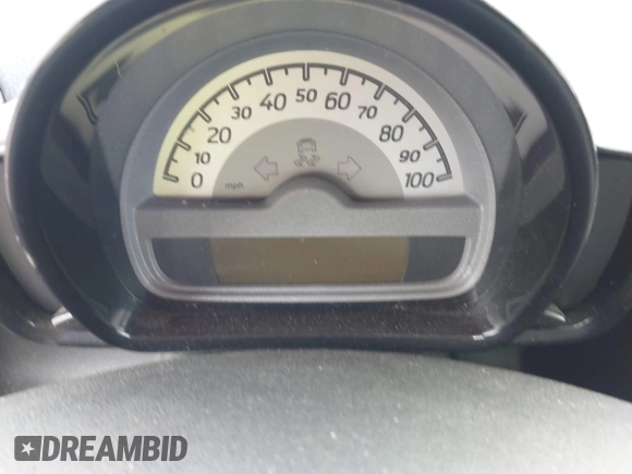2013 Smart fortwo Pure with VIN WMEEJ3BA5DK625404, listed as a IAAI auction lot 42368884 with Not provided miles and . Bid and sale history available at DreamBid. Image 7.
