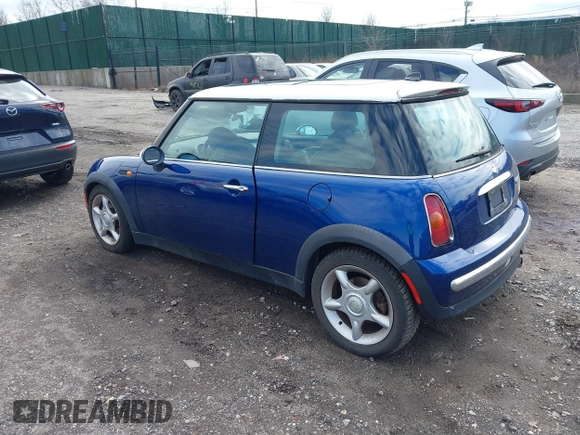 2004 MINI Hardtop with VIN WMWRC33434TJ53374, listed as a IAAI auction lot 41738120 with 129,995 mi miles and . Bid and sale history available at DreamBid. Image 3.