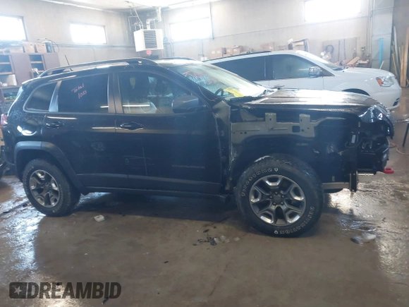 2019 Jeep Cherokee Trailhawk Elite with VIN 1C4PJMBX5KD278921, listed as a IAAI auction lot 41843126 with 139,431 mi miles. Bid and sale history available at carsss.com. Image 14.