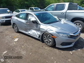 2017 Honda Civic EX z VIN 19XFC2F76HE043780, wystawiony jako IAAI lot #42216315 z przebiegiem 102 226 mil mil oraz . Historia ofert i sprzedaży dostępna na DreamBid. Obrazek 1.