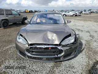 2015 Tesla Model S 85D with VIN 5YJSA1H26FF096714, listed as a Copart auction lot 51710505 with 83,119 mi miles and Salvage Title. Bid and sale history available at carsss.com. Image 5.