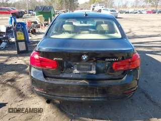 2016 BMW 3 Series 320i xDrive z VIN WBA8E5G5XGNT94622, wystawiony jako IAAI lot #41580890 z przebiegiem 124 086 mil mil oraz . Historia ofert i sprzedaży dostępna na DreamBid. Obrazek 16.
