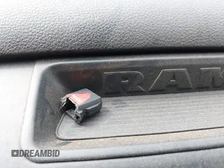 2023 Ram 1500 SLT z VIN 1C6RR7LG7PS565852, wystawiony jako IAAI lot #41871789 z przebiegiem 37 635 mil mil oraz . Historia ofert i sprzedaży dostępna na DreamBid. Obrazek 17.