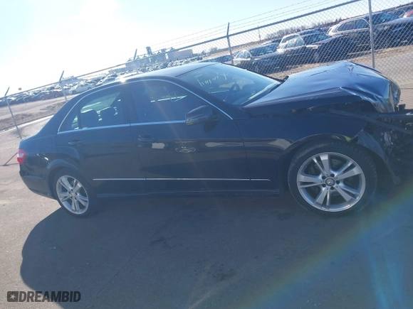 2013 Mercedes-Benz E-Class E 350 Luxury with VIN WDDHF8JB2DA742471, listed as a IAAI auction lot 41691171 with 142,228 mi miles. Bid and sale history available at carsss.com. Image 14.