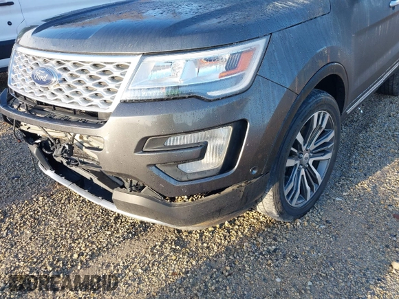 2016 Ford Explorer Platinum z VIN 1FM5K8HT8GGC59412, wystawiony jako IAAI lot #41859172 z przebiegiem 101 631 mil mil oraz . Historia ofert i sprzedaży dostępna na DreamBid. Obrazek 17.