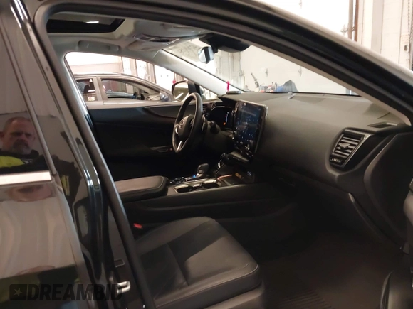 2022 Lexus NX 450h+ Luxury z VIN JTJHKCFZ7N2003572, wystawiony jako IAAI lot #42101154 z przebiegiem 34 455 mil mil oraz . Historia ofert i sprzedaży dostępna na DreamBid. Obrazek 5.