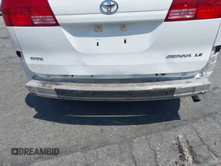 2005 Toyota Sienna CE z VIN 5TDZA23C65S272384, wystawiony jako IAAI lot #42358682 z przebiegiem 62 769 mil mil oraz . Historia ofert i sprzedaży dostępna na DreamBid. Obrazek 17.