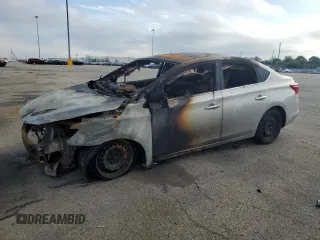 2018 Nissan Sentra S z VIN 3N1AB7AP6JY311073, wystawiony jako Copart lot #55934115 z przebiegiem Nie podano mil oraz Szkoda całkowita • Salvage title. Historia ofert i sprzedaży dostępna na DreamBid. Obrazek 1.