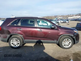 2015 Kia Sorento LX with VIN 5XYKTDA70FG580629, listed as a IAAI auction lot 41623587 with 105,266 mi miles. Bid and sale history available at carsss.com. Image 13.