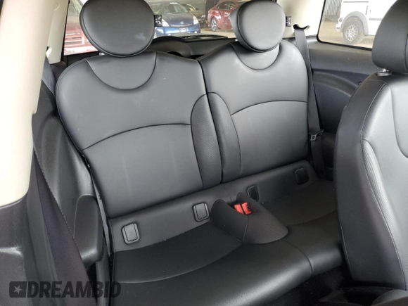2013 MINI Hardtop with VIN WMWSU3C50DT684488, listed as a Copart auction lot 45773045 with 137,192 mi miles and Clean Title. Bid and sale history available at DreamBid. Image 10.