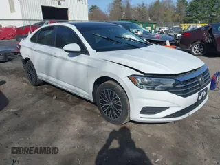 2020 Volkswagen Jetta S z VIN 3VWCB7BU6LM034085, wystawiony jako IAAI lot #42139775 z przebiegiem 68 215 mil mil oraz . Historia ofert i sprzedaży dostępna na DreamBid. Obrazek 1.