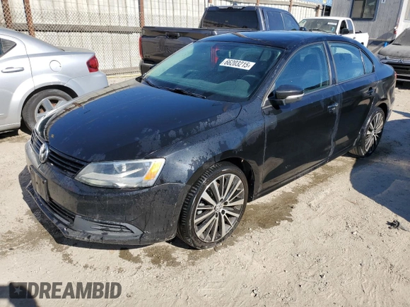 2014 Volkswagen Jetta SE with VIN 3VWD07AJ3EM438417, listed as a Copart auction lot 66203215 with 160,121 mi miles and Clean title. Bid and sale history available at DreamBid. Image 1.