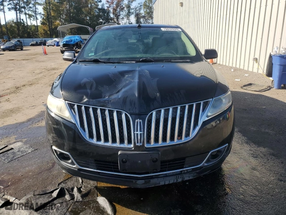 2011 Lincoln MKX with VIN 2LMDJ6JKXBBJ25770, listed as a Copart auction lot 78032624 with 193,511 mi miles and Salvage Title. Bid and sale history available at carsss.com. Image 5.