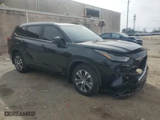 2023 Toyota Highlander Hybrid XLE with VIN 5TDKBRCH7PS577253, listed as a Copart auction lot 49791515 with 95,144 mi miles and Salvage Title. Bid and sale history available at carsss.com. Image 4.