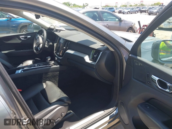 2019 Volvo XC60 Momentum with VIN LYV102DKXKB224961, listed as a IAAI auction lot 42377394 with 71,234 mi miles and . Bid and sale history available at DreamBid. Image 5.