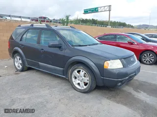 2007 Ford Freestyle Limited with VIN 1FMDK06167GA23940, listed as a IAAI auction lot 41888197 with 123,928 mi miles. Bid and sale history available at carsss.com. Image 1.