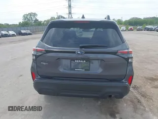 2025 Subaru Forester Premium z VIN JF2SLDDC4SH451241, wystawiony jako IAAI lot #42256273 z przebiegiem 3 108 mil mil oraz . Historia ofert i sprzedaży dostępna na DreamBid. Obrazek 16.