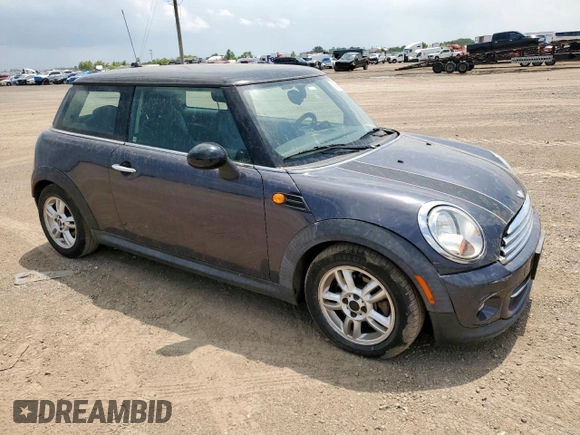 2012 MINI Hardtop z VIN WMWSU3C5XCT261707, wystawiony jako Copart lot #59939565 z przebiegiem 52 509 mil mil oraz Szkoda całkowita • Salvage title. Historia ofert i sprzedaży dostępna na DreamBid. Obrazek 4.