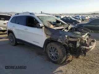 2017 Jeep Cherokee Latitude with VIN 1C4PJLCS3HW641422, listed as a Copart auction lot 75958784 with Not Provided miles and Non Repairable. Bid and sale history available at carsss.com. Image 4.