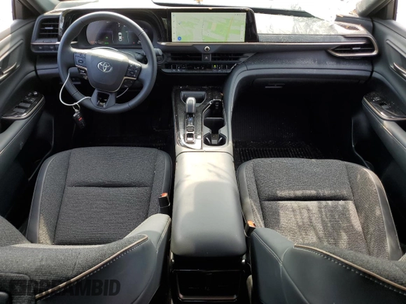 2024 Toyota Crown XLE z VIN JTDAAAAF9R3021418, wystawiony jako Copart lot #64093744 z przebiegiem 7 248 mil mil oraz Szkoda całkowita • Salvage title. Historia ofert i sprzedaży dostępna na DreamBid. Obrazek 8.