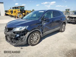 2017 Lincoln MKC Reserve z VIN 5LMCJ3D92HUL71338, wystawiony jako Copart lot #58018125 z przebiegiem 122 537 mil mil oraz Szkoda całkowita • Salvage title. Historia ofert i sprzedaży dostępna na DreamBid. Obrazek 1.