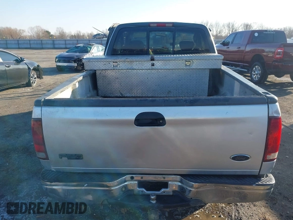 2003 Ford F-150 XL z VIN 1FTRX18W53NA29776, wystawiony jako IAAI lot #41413445 z przebiegiem 231 533 mil mil oraz . Historia ofert i sprzedaży dostępna na DreamBid. Obrazek 18.
