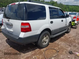 2007 Ford Expedition XLT with VIN 1FMFU16517LA83871, listed as a IAAI auction lot 42251938 with 192,256 mi miles and . Bid and sale history available at DreamBid. Image 4.