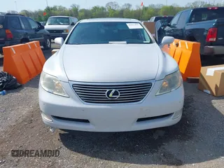 2008 Lexus LS 460 z VIN JTHBL46F285070311, wystawiony jako IAAI lot #42035847 z przebiegiem 220 321 mil mil oraz . Historia ofert i sprzedaży dostępna na DreamBid. Obrazek 6.