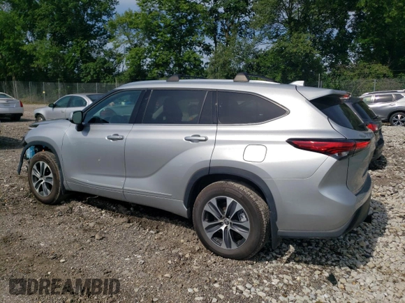 2021 Toyota Highlander XLE with VIN 5TDGZRBH0MS138927, listed as a Copart auction lot 61355215 with 54,864 mi miles and Salvage title. Bid and sale history available at DreamBid. Image 2.