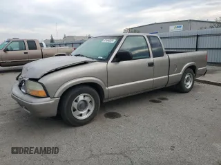 2003 GMC Sonoma SLS with VIN 1GTCS19X338207324, listed as a Copart auction lot 87468524 with 123,453 mi miles and Salvage Title. Bid and sale history available at carsss.com. Image 1.