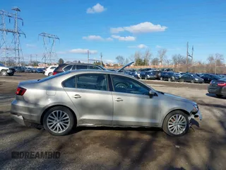 2016 Volkswagen Jetta Sedan 1.8T SEL with VIN 3VWL07AJ0GM313695, listed as a IAAI auction lot 41523515 with 94,212 mi miles. Bid and sale history available at carsss.com. Image 13.