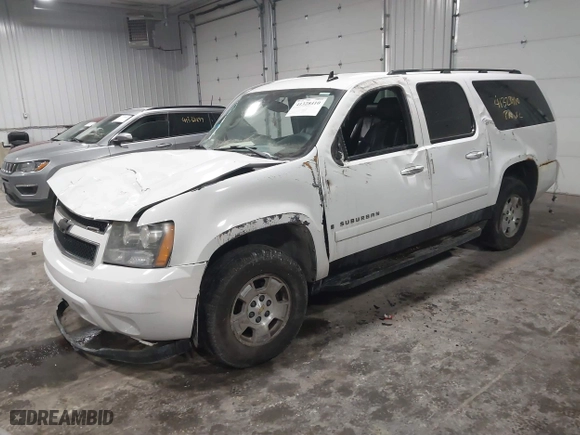 2007 Chevrolet Suburban LT with VIN 1GNFK16397R198621, listed as a IAAI auction lot 41328410 with 186,991 mi miles. Bid and sale history available at carsss.com. Image 17.