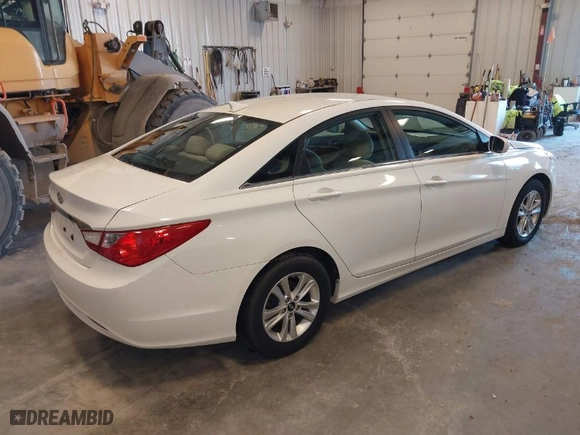 2011 Hyundai Sonata GLS with VIN 5NPEB4AC7BH249398, listed as a IAAI auction lot 41800393 with 177,141 mi miles. Bid and sale history available at carsss.com. Image 4.