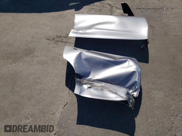 2024 Tesla Model Y Long Range с VIN 7SAYGAEE6RF131749, выставлен на аукционе Copart как лот 74548014 с пробегом 1 042 миль миль и Списание • Salvage title. История ставок и продаж доступна на DreamBid. Изображение 13.