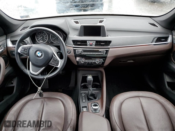 2017 BMW X1 xDrive28i with VIN WBXHT3C35H5F72686, listed as a Copart auction lot 39070823 with 41,723 mi miles. Bid and sale history available at carsss.com. Image 8.
