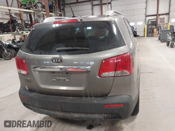 2011 Kia Sorento LX with VIN 5XYKT4A2XBG113975, listed as a IAAI auction lot 41753554 with 225,787 mi miles. Bid and sale history available at carsss.com. Image 16.