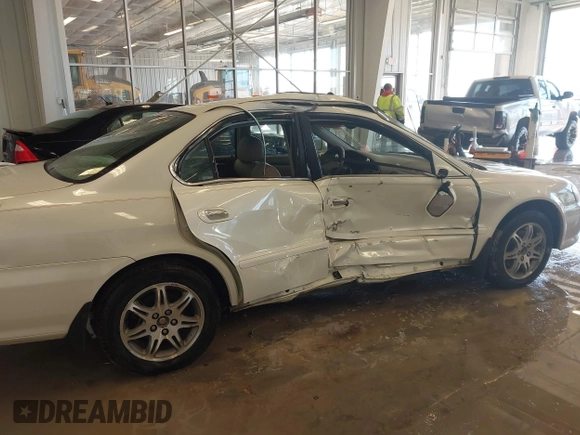 2000 Acura TL with VIN 19UUA566XYA043713, listed as a IAAI auction lot 41582073 with 185,442 mi miles. Bid and sale history available at carsss.com. Image 6.